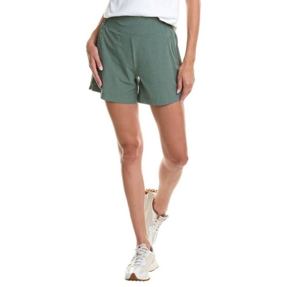 Marika Women's Green Finley Shorts size XS EUC - Picture 2 of 9